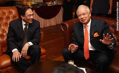 Voters Want Najib Anwar Debate Survey Shows By Shannon Teoh Merdeka Center